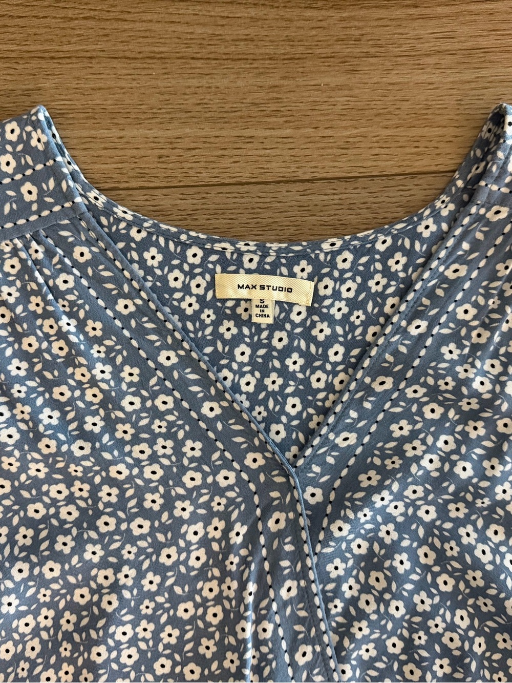 Max Studio Womens Small Blue White Floral Faux Wrap Rayon Blouse Long Sleeve - Picture 11 of 16